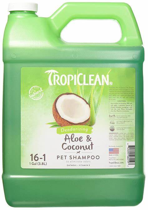 TropiClean Aloe and Coconut Deodorizing Shampoo For Cat and Dog